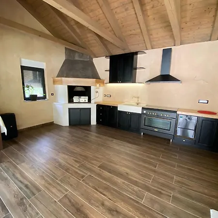Jalan Apartment Vrsi