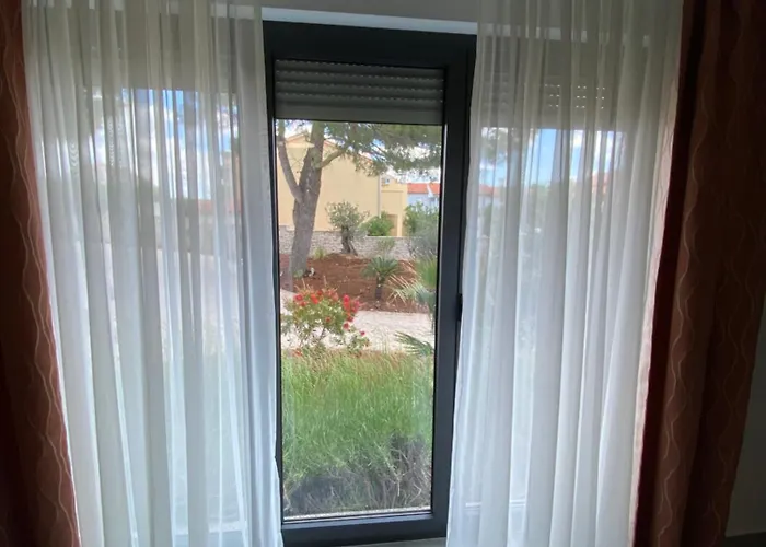 Jalan Lägenhet Vrsi